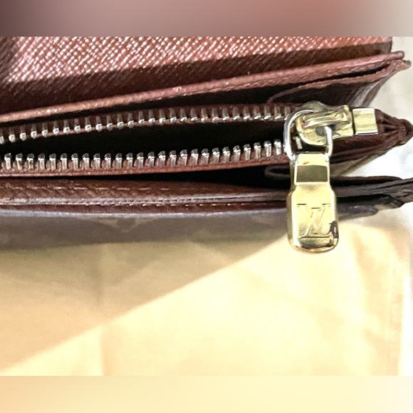 Authentic Louis Vuitton Sarah  Wallet💋 - Picture 6 of 13